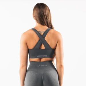 Alphalete - Alphalete Amplify Bra Size: XS